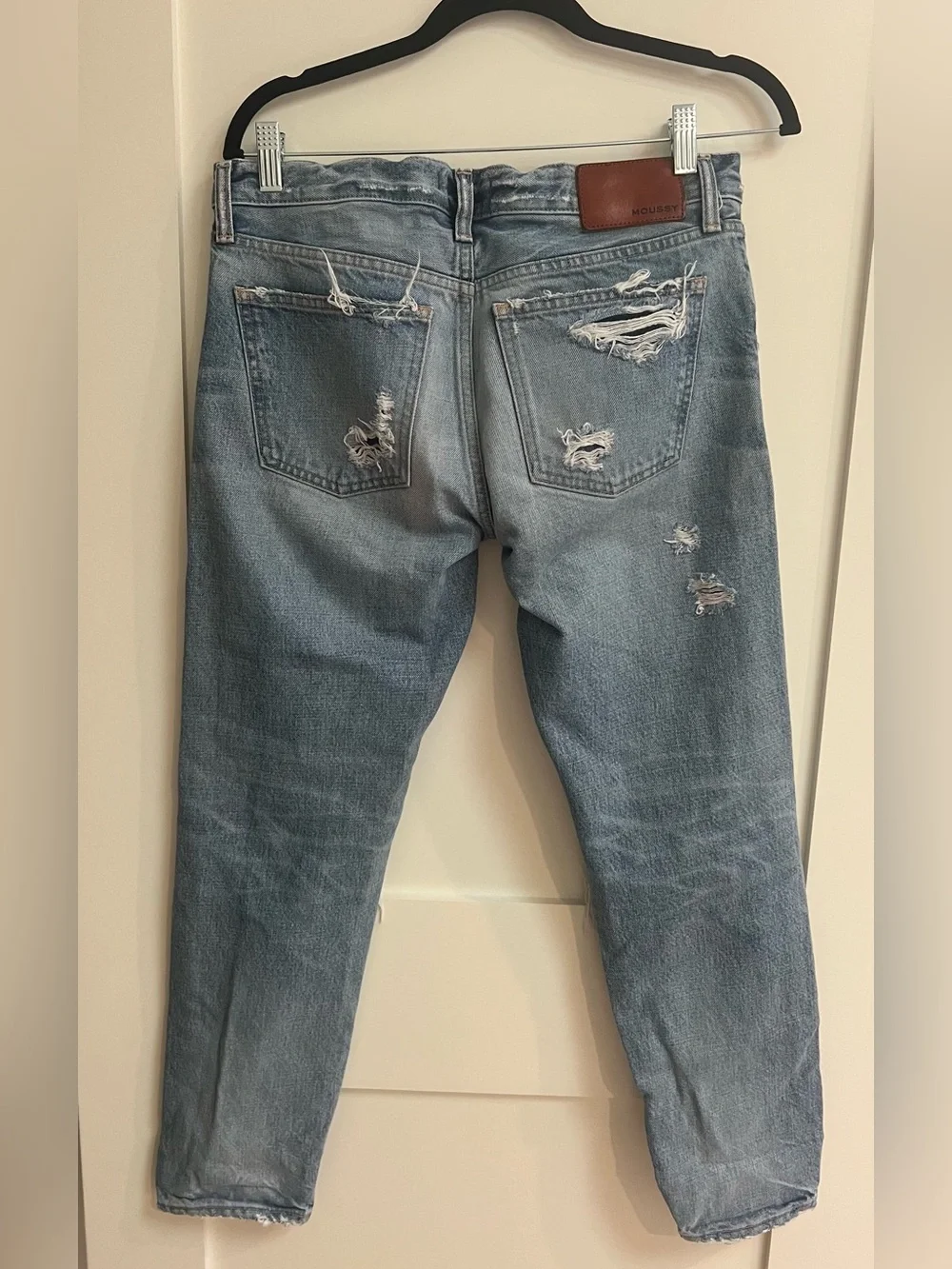 Moussy Distressed Boyfriend Jeans